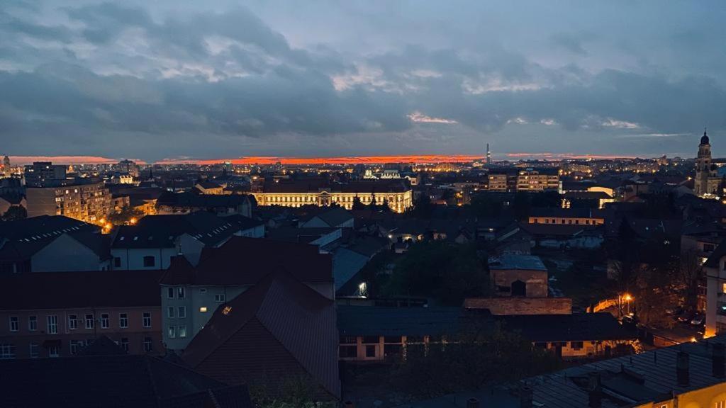 Apartment Over The Oradea